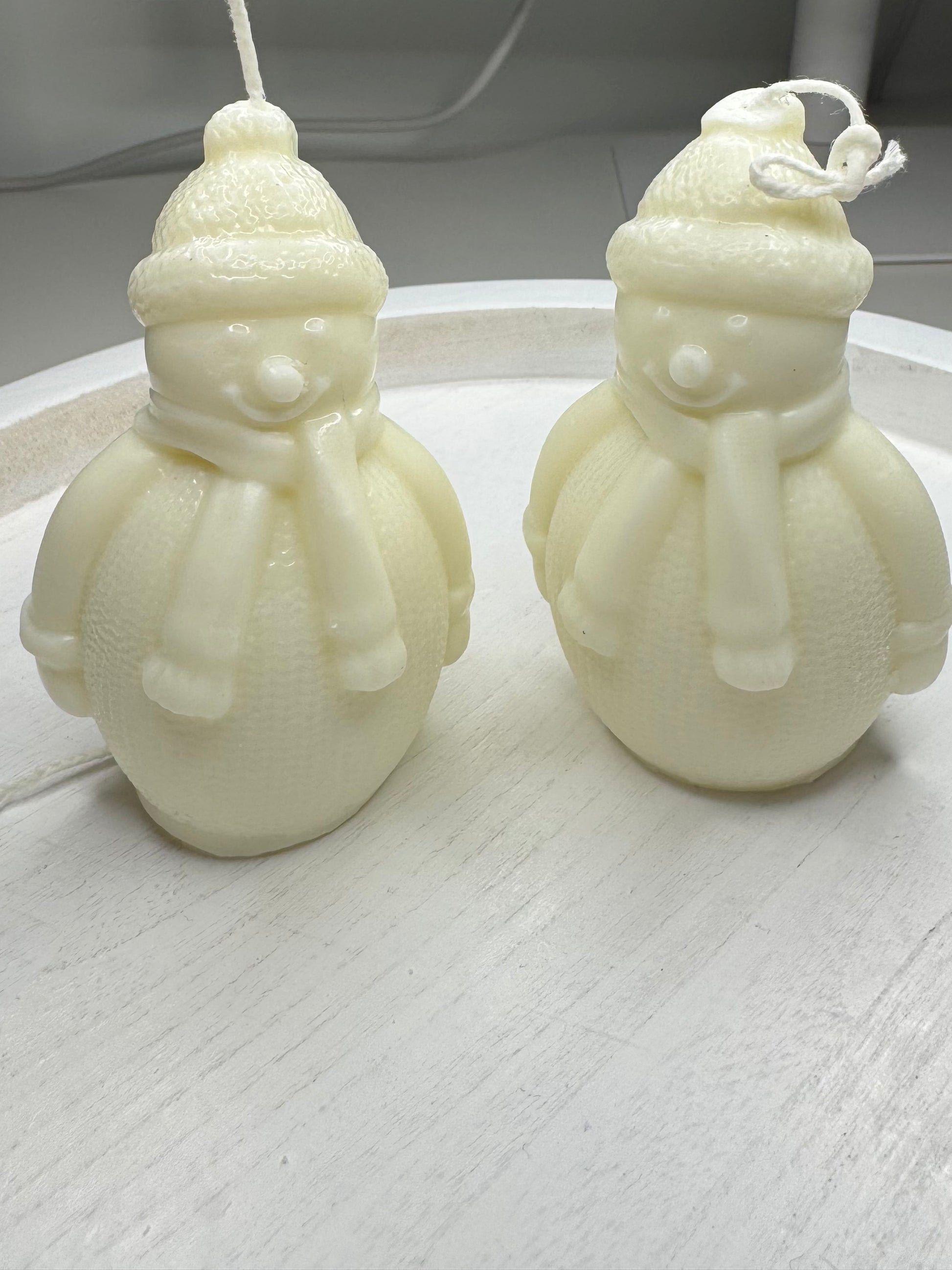 Handcrafted Soy Wax Snowman Candle – Cozy Vanilla Glow (4.25 oz) - Candles Co.