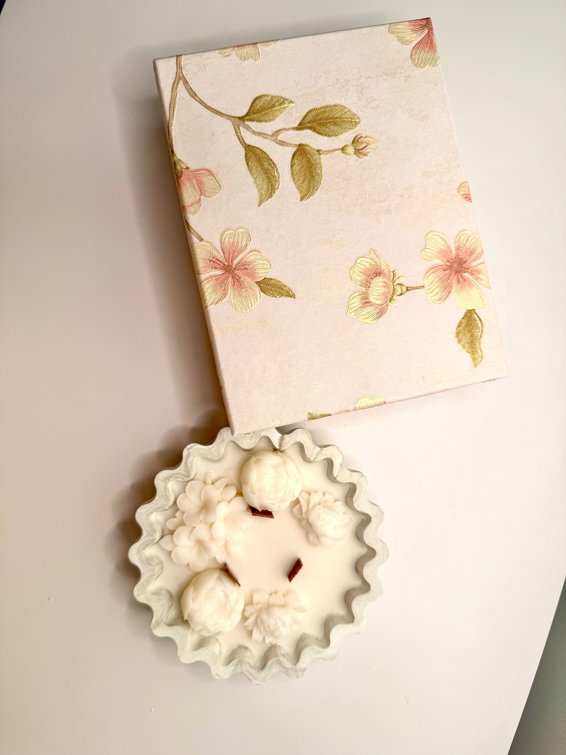 Alabaster Bloom – Handcrafted Luxe Floral Soy Candle Bowl Candle - Candles Co.