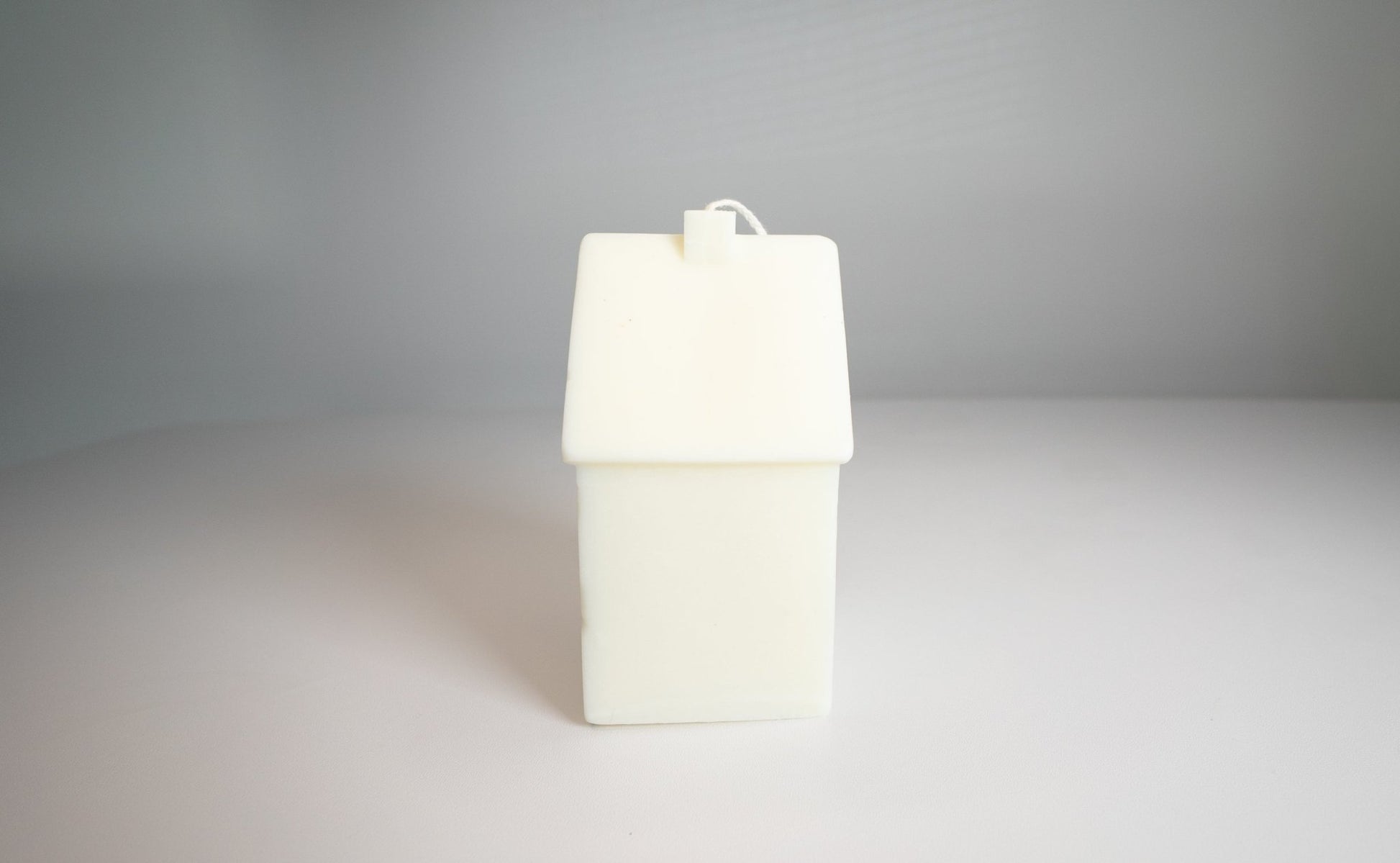 Christmas Cabin Candle – Hand - Poured Soy Wax Log Cabin - Candles Co.