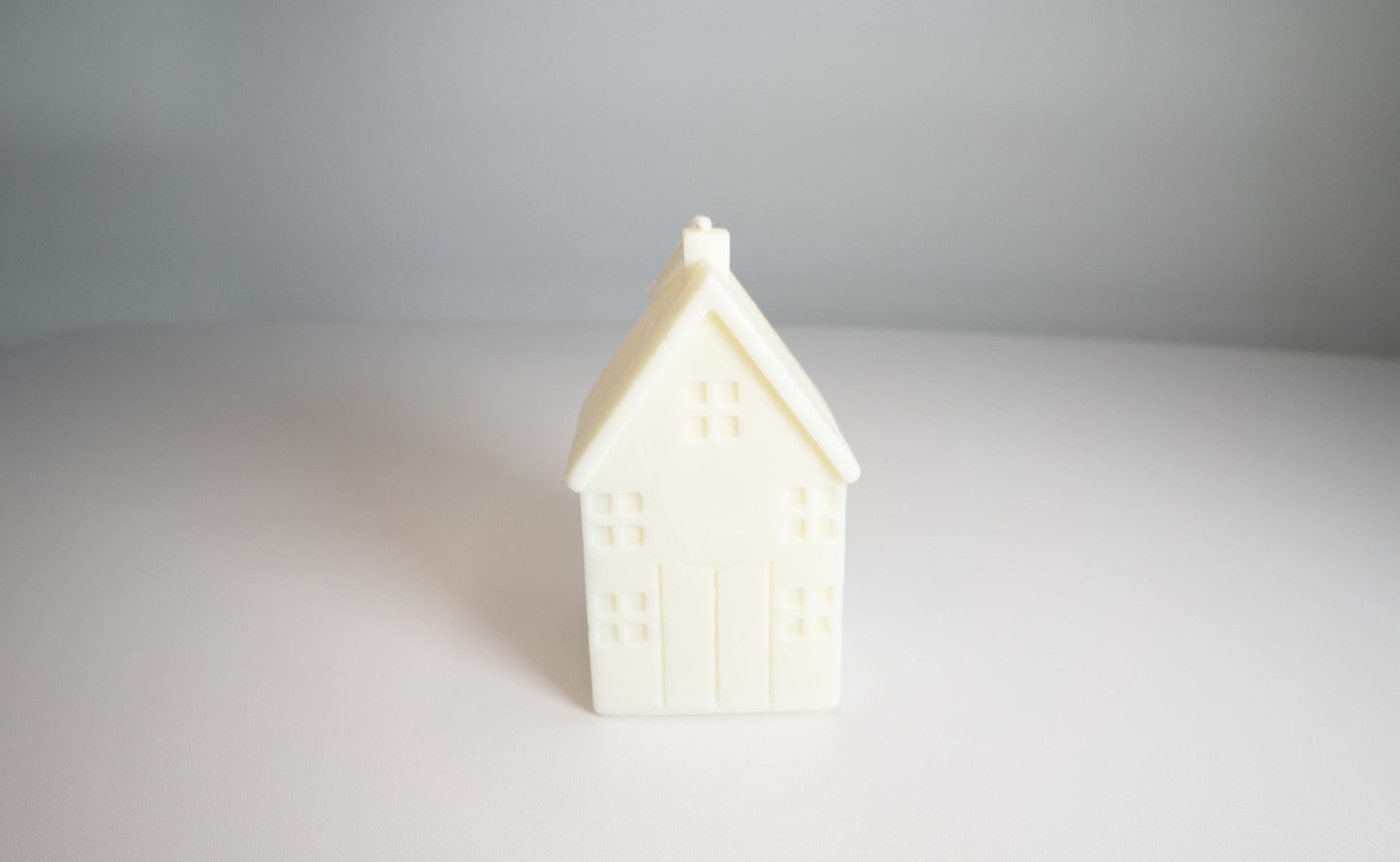 Christmas Cabin Candle – Hand - Poured Soy Wax Log Cabin - Candles Co.