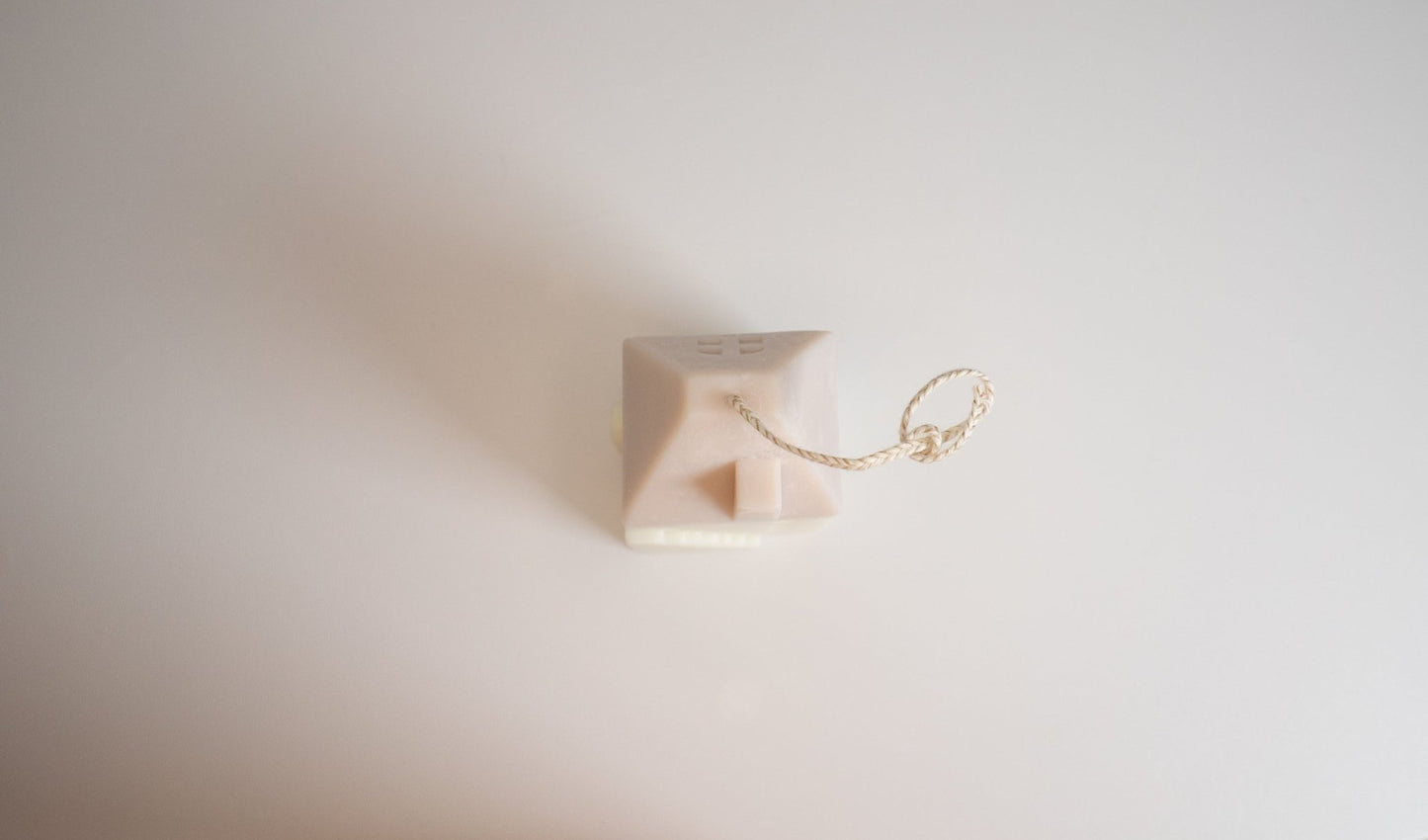 Christmas Cabin Candle – Mini Soy Wax Log Cabin - Candles Co.