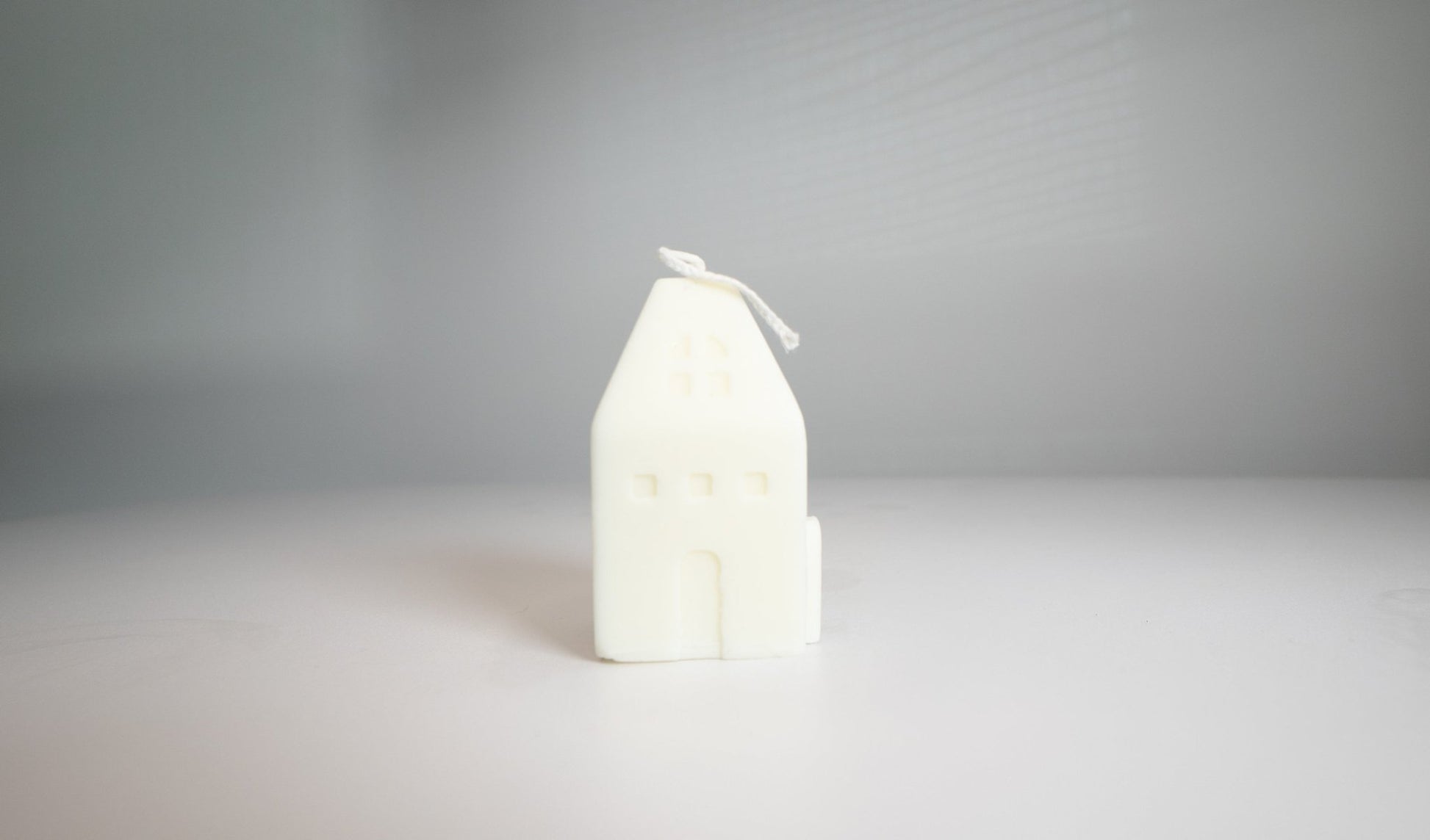 Christmas Cabin Candle – Mini Soy Wax Log Cabin - Candles Co.