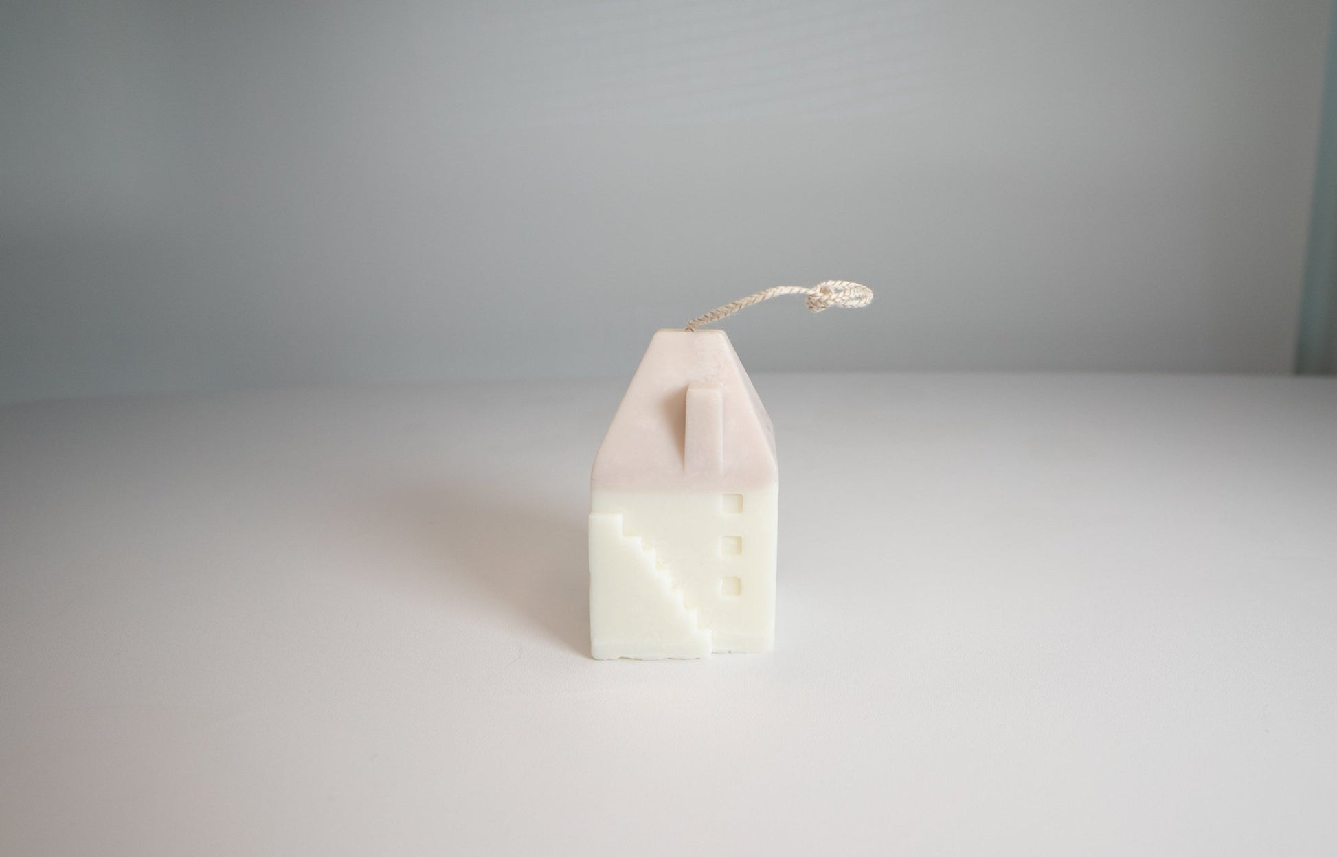 Christmas Cabin Candle – Mini Soy Wax Log Cabin - Candles Co.