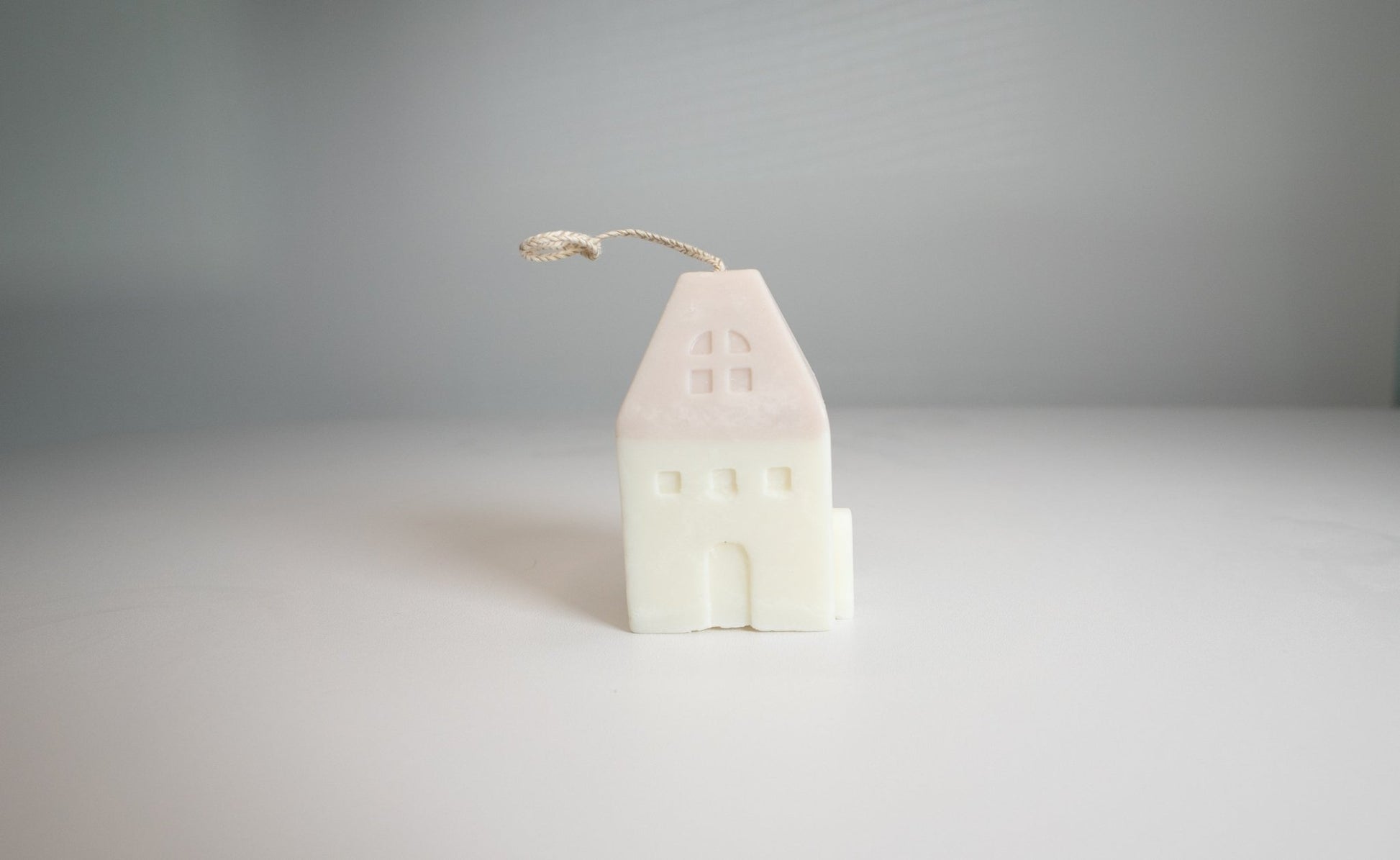 Christmas Cabin Candle – Mini Soy Wax Log Cabin - Candles Co.