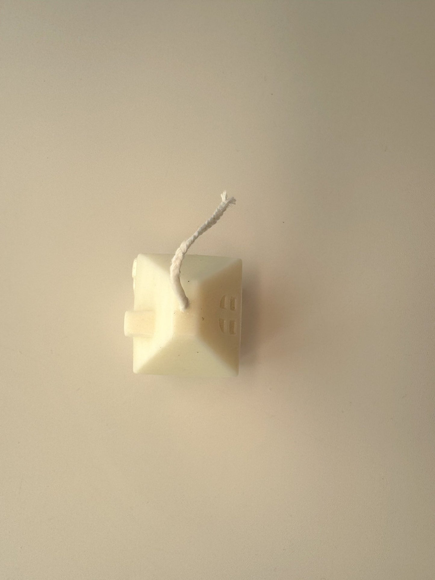 Christmas Cabin Candle – Mini Soy Wax Log Cabin - Candles Co.