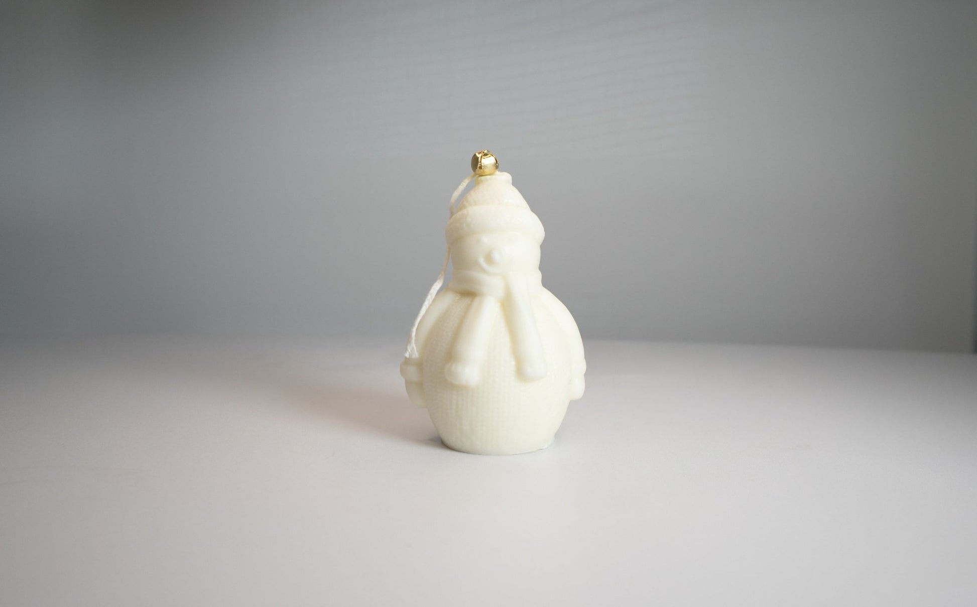 Handcrafted Soy Wax Snowman Candle – Cozy Vanilla Glow (4.25 oz) - Candles Co.