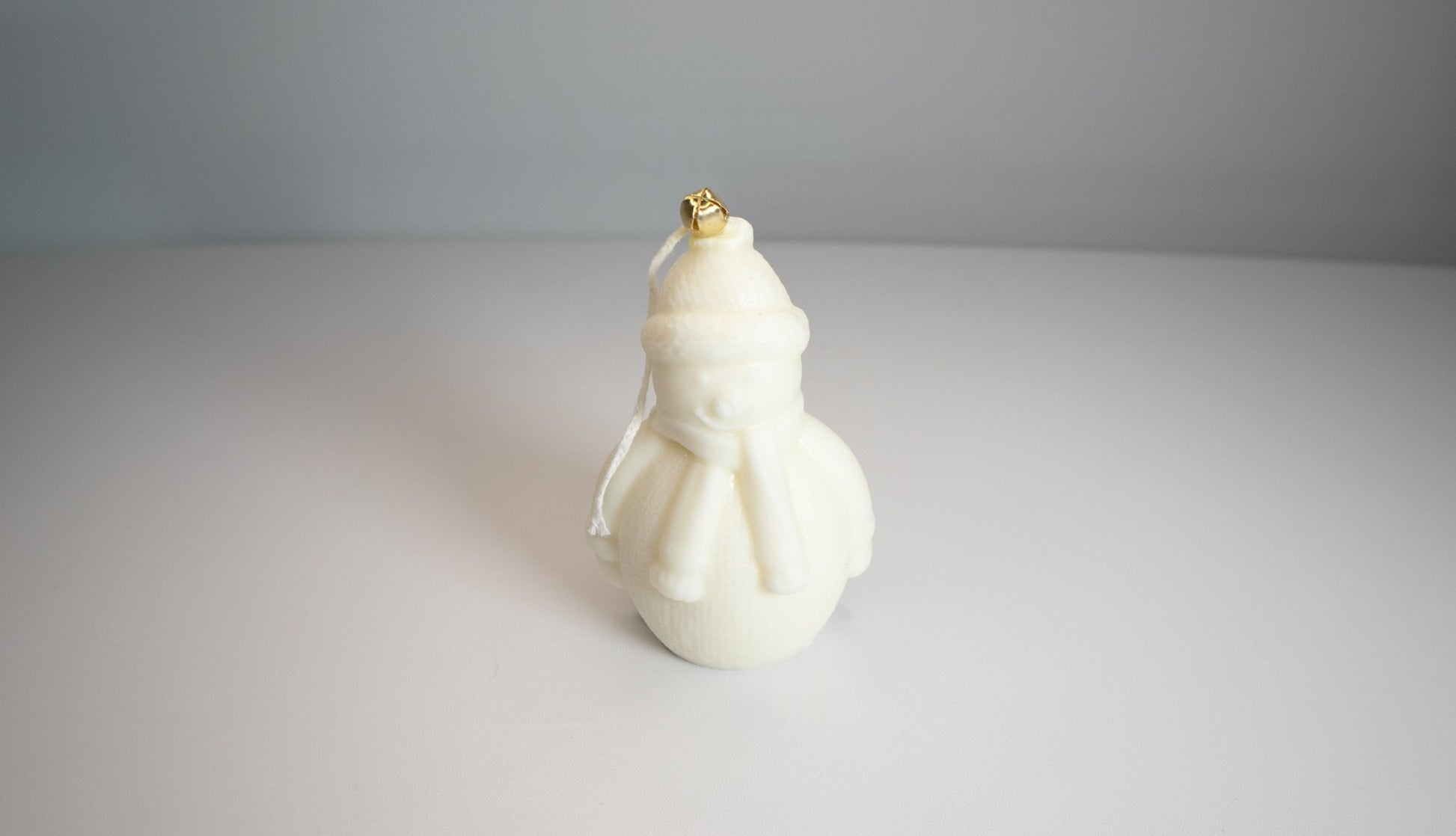 Handcrafted Soy Wax Snowman Candle – Cozy Vanilla Glow (4.25 oz) - Candles Co.