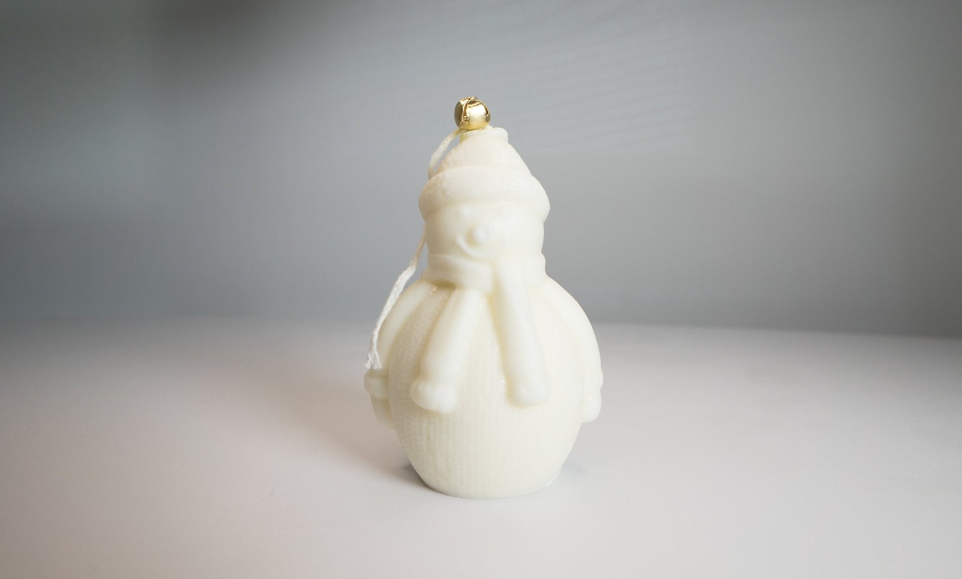 Handcrafted Soy Wax Snowman Candle – Cozy Vanilla Glow (4.25 oz) - Candles Co.