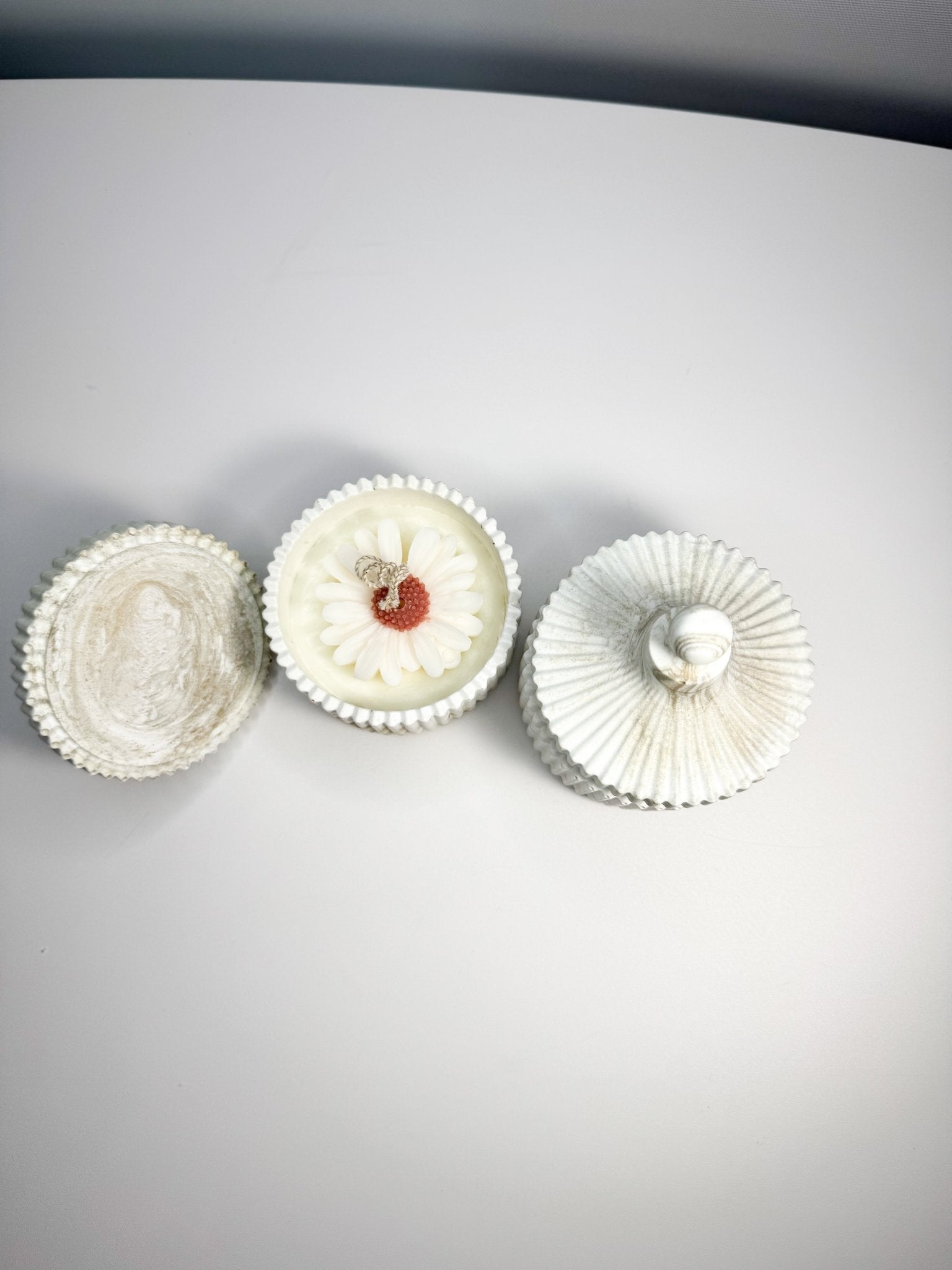Handmade Eco Resin Ribbed Candle Bowl with Lid | Soy Wax Daisy Flower Candle - Candles Co.