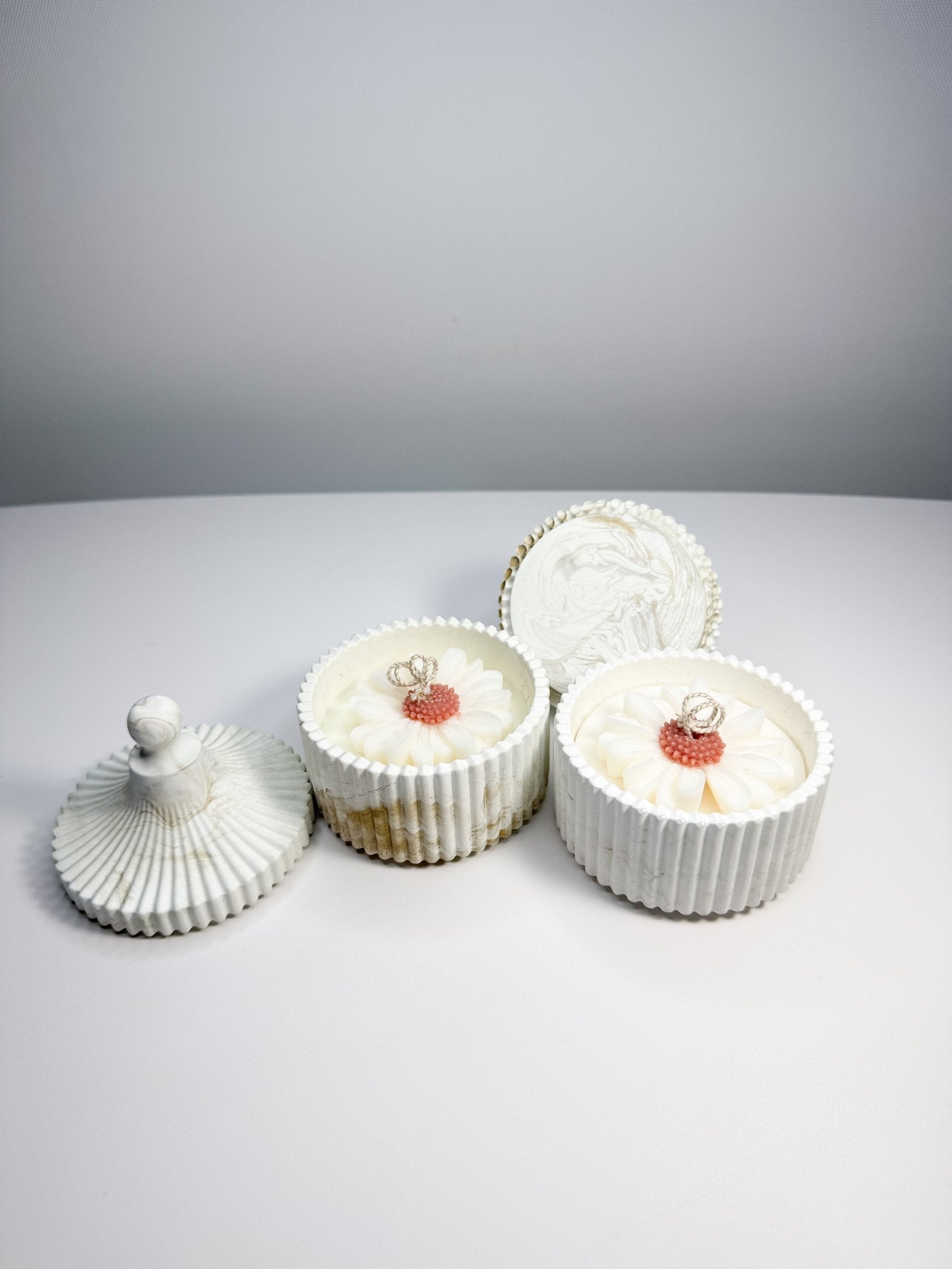 Handmade Eco Resin Ribbed Candle Bowl with Lid | Soy Wax Daisy Flower Candle - Candles Co.