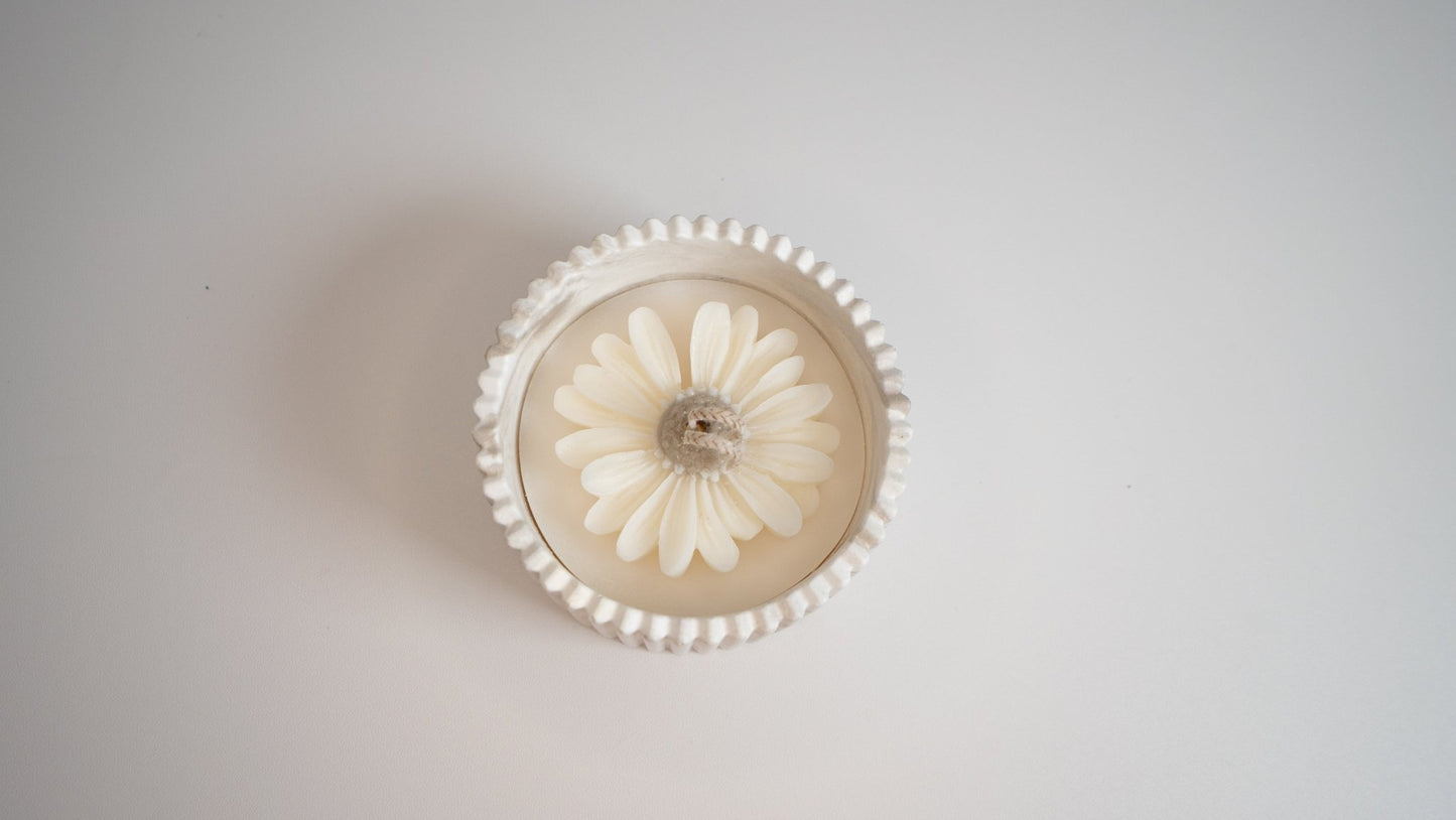 Ribbed Daisy Candle Bowl – Handcrafted Soy Wax & Eco Resin - Candles Co.