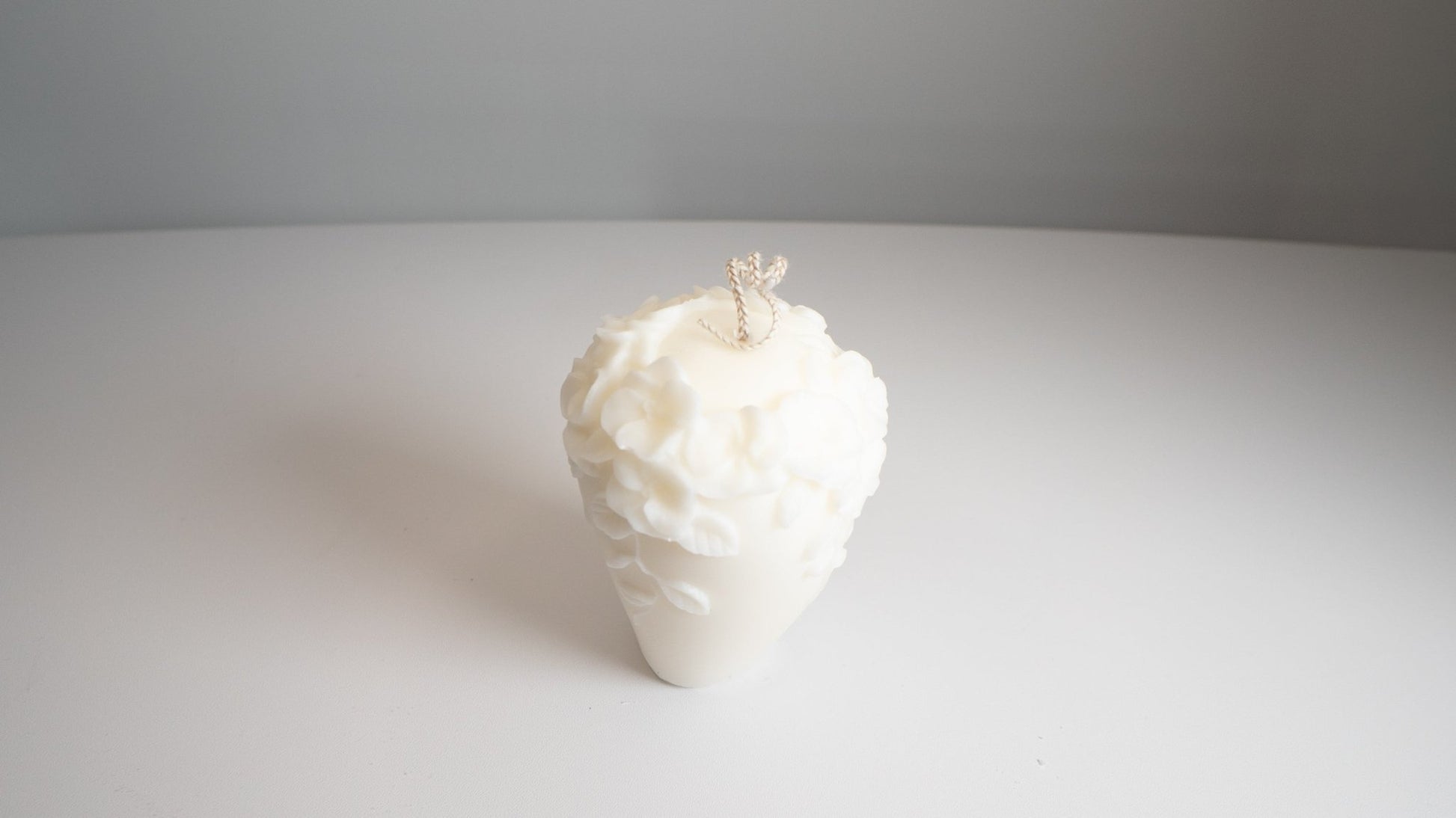 Short Floral Pillar Candle – Handcrafted Soy Wax with Embossed Gardenia Vine Flowers - Candles Co.